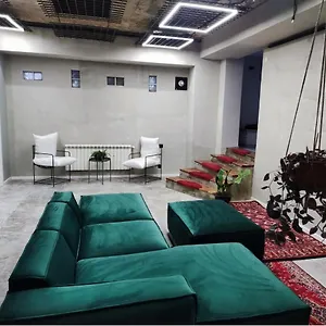 shared-flat-in-an-artists-district-pikris-gora.alltbilisihotels.com/